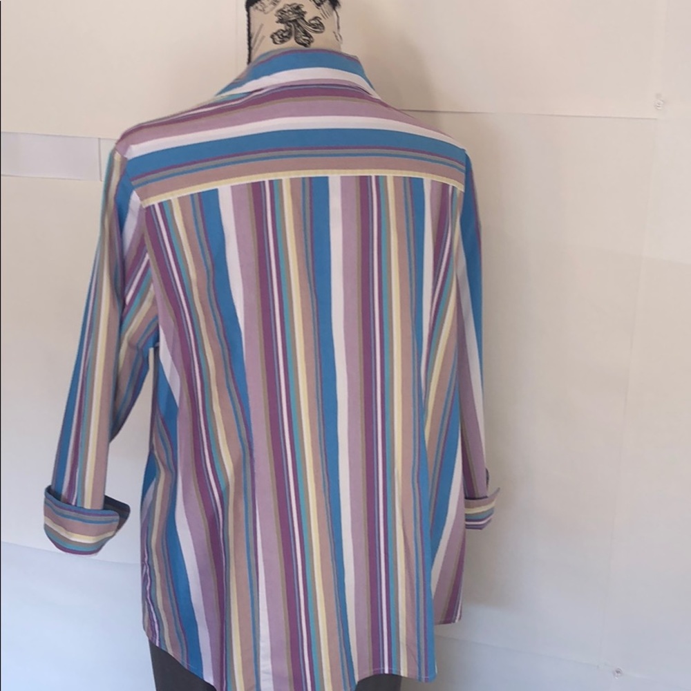 Apostrophe Stretch Top Collared Button Up Top - image 4